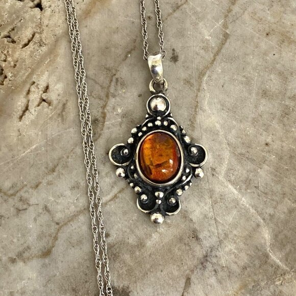 Sterling Silver 925 Oval Baltic Amber Ball Accent Pendant Necklace 18" Chain - Picture 3 of 16
